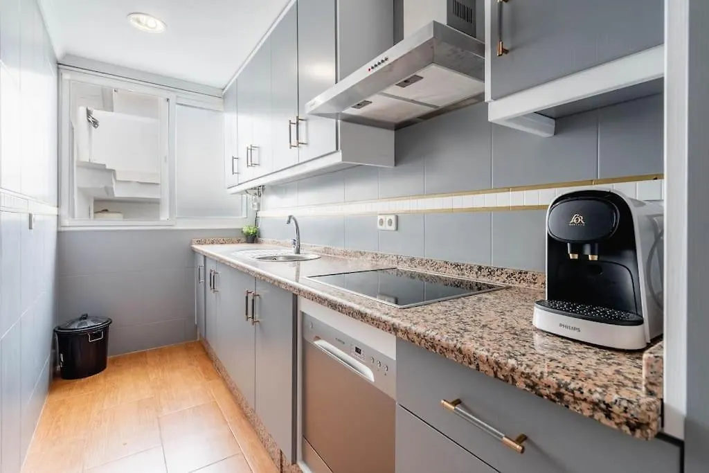 Great Estepona Centre, Walk To Beach! Rdr421